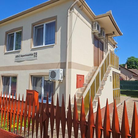 Ada 2 Apartmanhaz Hajdúszoboszló Buitenkant foto