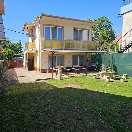Ada 2 Apartmanhaz Hajdúszoboszló Buitenkant foto