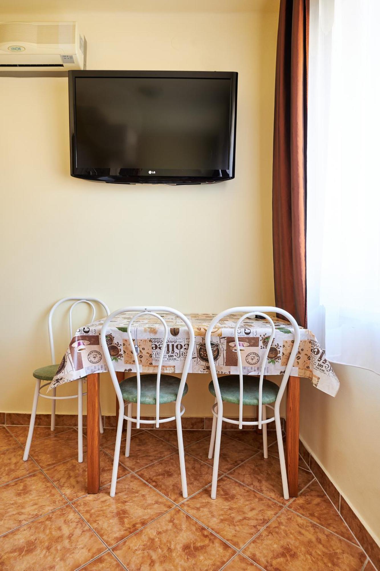 Ada 2 Apartmanhaz Hajdúszoboszló Buitenkant foto