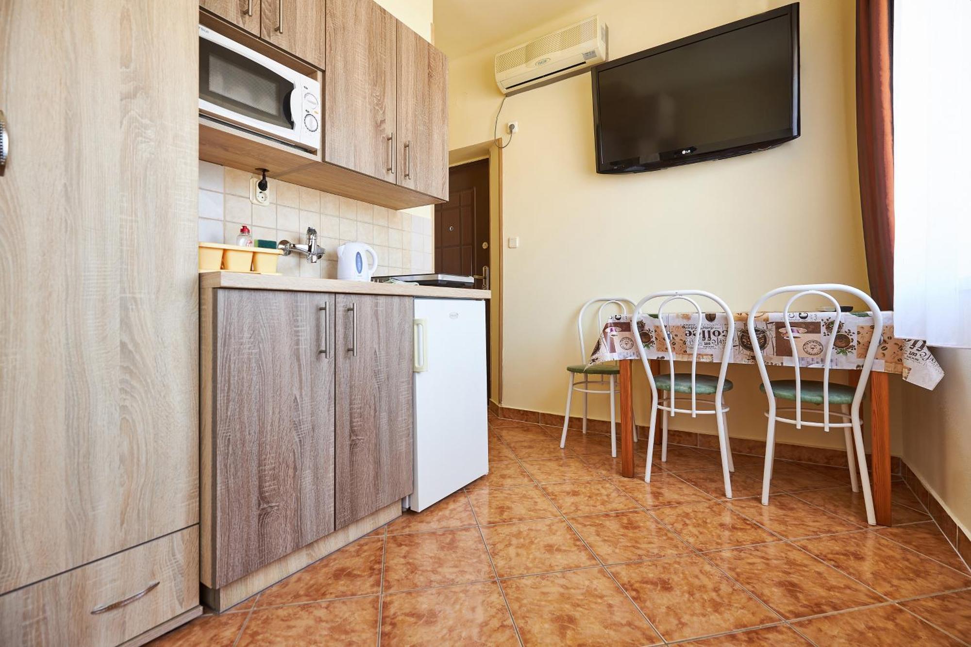 Ada 2 Apartmanhaz Hajdúszoboszló Buitenkant foto