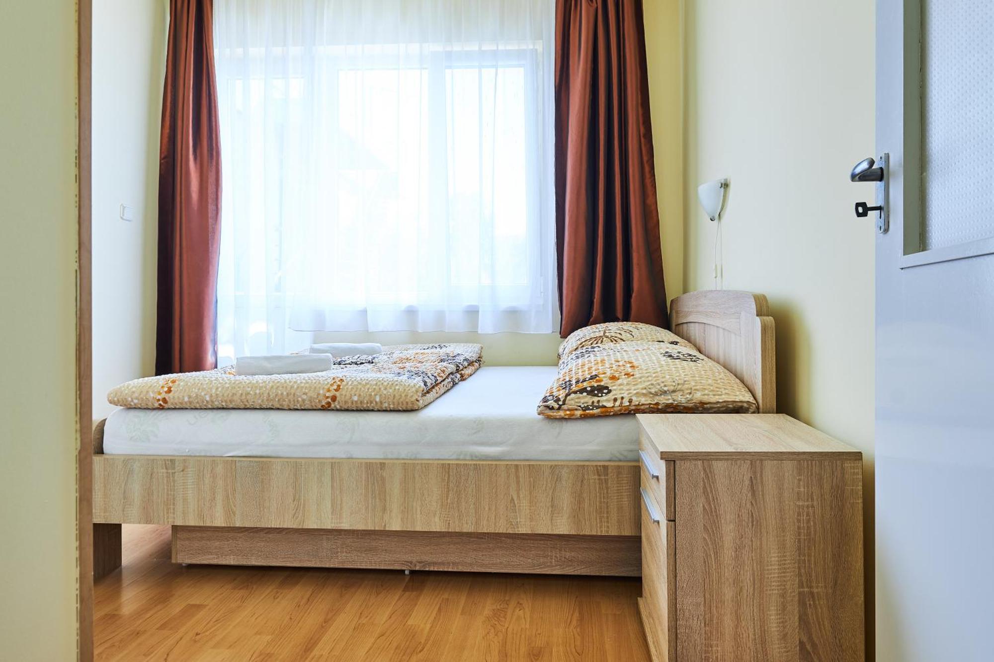 Ada 2 Apartmanhaz Hajdúszoboszló Buitenkant foto