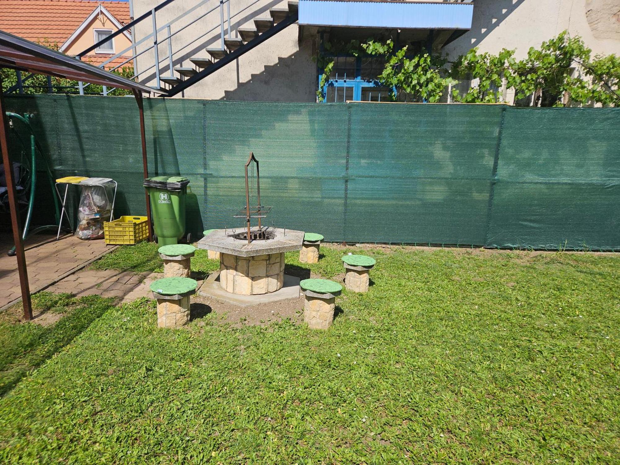 Ada 2 Apartmanhaz Hajdúszoboszló Buitenkant foto