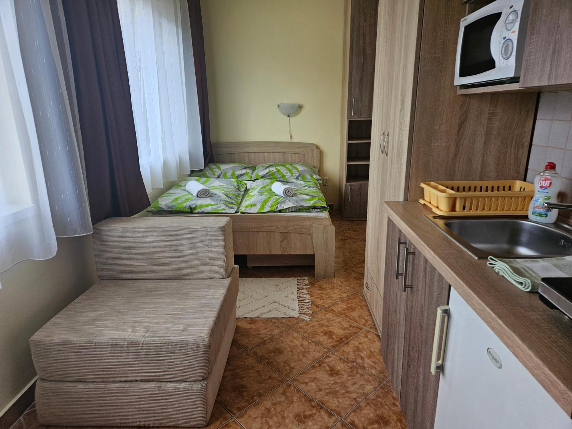 Ada 2 Apartmanhaz Hajdúszoboszló Buitenkant foto