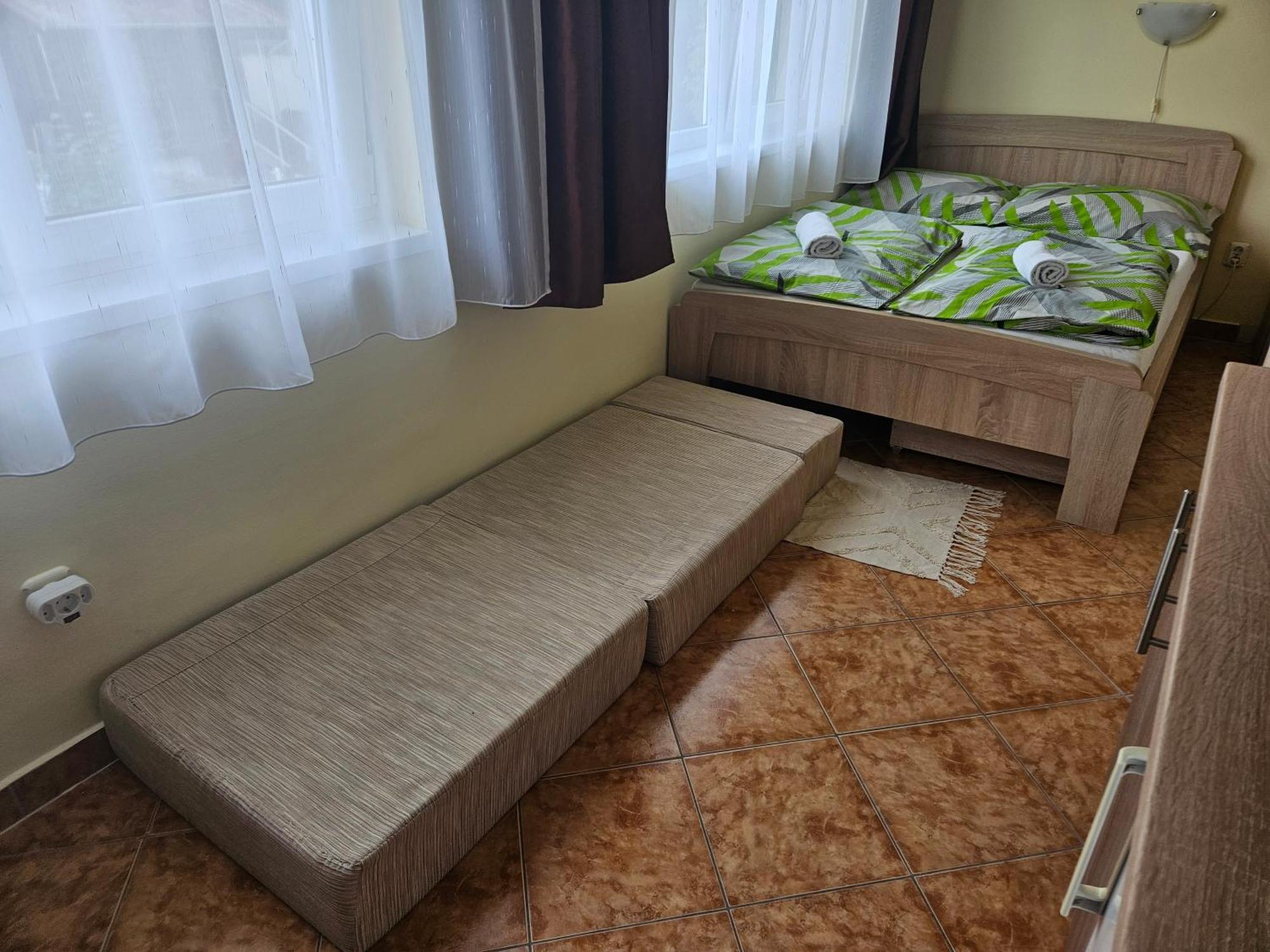 Ada 2 Apartmanhaz Hajdúszoboszló Buitenkant foto